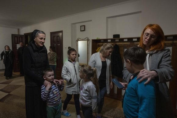 Ukrainian nuns open doors to guests